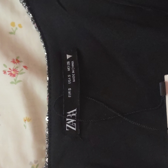 ZARA Sequin Silver crop top - Picture 6 of 10